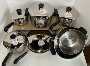 lot 250 image: Vintage New in Box Revereware Copper Clad Cookware 12 PC Set