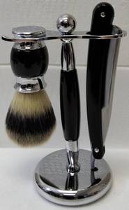lot 28 image: Union Razors - Three Piece Shave Kit NEW