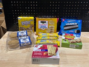 lot 70 image: Snack Bars and Cookies