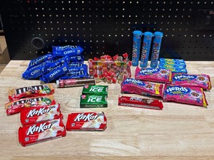 lot 80 image: Candy and Gum