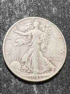 lot 12 image: 1945 US WALKING LIBERTY HALF DOLLAR