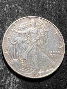 lot 29 image: 1988 AMERICAN SILVER EAGLE 1 TROY OZ .999 FINE SILVER