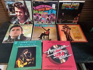 lot 20 image: 8 Vintage LPs Records Johnny Cash, Four Seasons, Jackson Five and More