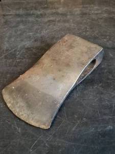 lot 28 image: E. A. Simmons Keen Kutter Axe Head - Nice
