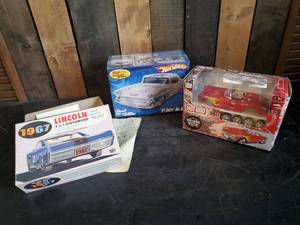 lot 72 image: Three Vintage Auto Models  2 Never Opened Lincoln, Corvette, Bel-Air