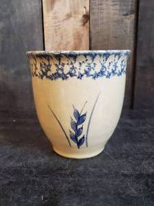 lot 73 image: Very cute Collectible Robinson Ransbottom Ohio Stoneware