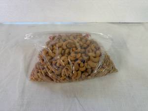 lot 7 image: SSS. Salted Cashews