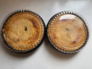 lot 44 image: EE. 2x 8 Jessie Lord Bakery Blueberry Pies