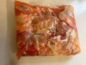 lot 61 image: CC. 8 piece Cut up Chicken