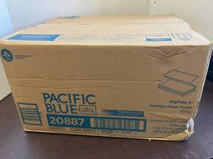 lot 109 image: Premium White Folded Towels