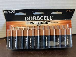 lot 40 image: Duracell Powerboost AA Batteries