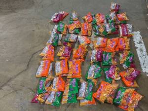 lot 206 image: LOT OF 64 BRACHS Candy Corn, Autumn Mix, & Mellowcreme Pumpkins Candy