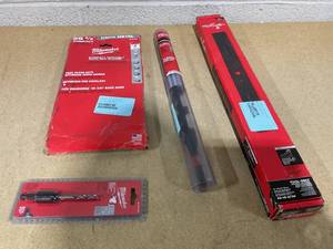 lot 451 image: LOT OF 5 Miscellaneous Milwaukee Power Tool Accessories