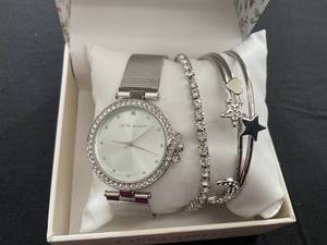 lot 110 image: Laura Ashley Womens Silver 4 Pcs Bangle Stack With Mesh Watch