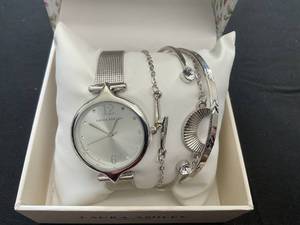 lot 125 image: Laura Ashley Womens Silver 5 Pcs Bracelet