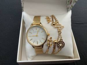 lot 126 image: Laura Ashley Womens 5pc Watch set Western bracelets