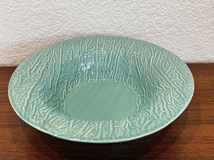 lot 104 image: Majolica Jessica Italian Ceramic Serving Bowl, Blue, 12 Inch