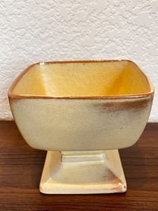 lot 109 image: Frankoma Pottery Pedestal Square Bowl 233