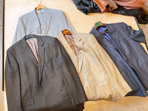 lot 167 image: Set of 3 Mens Blazers & 1 Full Suit Jacket with Pants - Johnstons, Tallia Uomo, Cremieux, Chaps Assorted Sizes