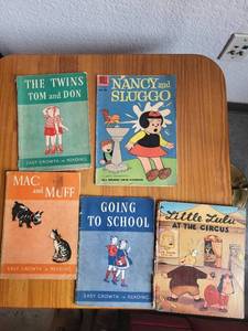 lot 198 image: Vintage Childrens Book Collection Including Little Lulu and Reading Books