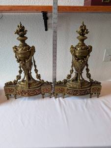lot 2 image: Pair of Ornate Vintage Brass Mantel Urns with Floral Motif