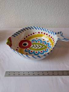 lot 34 image: Vietri Italian Hand-Painted Fish-Shaped Ceramic Serving Bowl