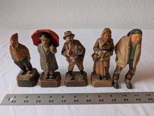 lot 54 image: Set of 5 Vintage Hand-Carved Wooden Folk Figurines