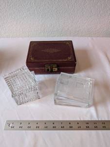 lot 129 image: Collection of 2 Glass Trinket Boxes and Vintage Velvet Lined Jewelry Case