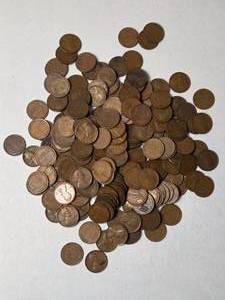lot 41 image: 200 (Mixed Date) Wheat Pennies in a bag