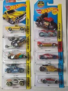 lot 80 image: 10 Hot Wheels City, Off-Road  and Race Series - in original packaging