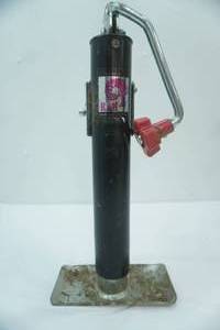 lot 8 image: Ram Weld-On-Pipe Mount Swivel Jack. Model 5000