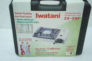 lot 11 image: NEW Iwatani Portable Gas Stove ZA-3HP (with case)