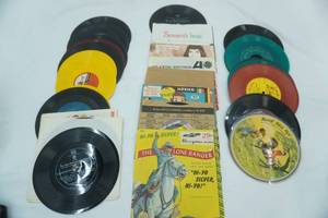 lot 26 image: Vintage 45 Records
