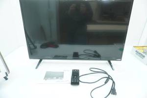 lot 29 image: VIZIO Smart TV. 32
