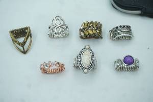 lot 33 image: Lindenwold 1 Carat Cubic Zirconia, Fashion Jewelry Rings, Cash & Cards Travel Wallet