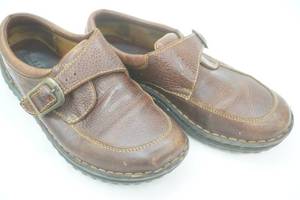lot 38 image: Womens Size 9.5 Born Brown Leather Buckle Loafers
