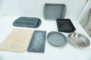 lot 73 image: Baking Stone (Home & Garden Party), Broiling Pan, Baking pans