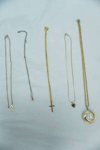 lot 77 image: Jewelry Lot Gold Toned Necklaces