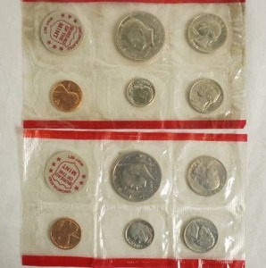 lot 109 image: 1971 U.S. Mint Uncirculated Coin Sets