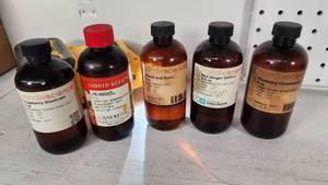 lot 77 image: Candlescience and Candlewic Fragrance Oils including Strawberry Shortcake, Dreamsicle, Strudel and Spice, Red Ginger Saffron, Blueberry Cheesecake - All Less than 12 or 14 Full, See Pics