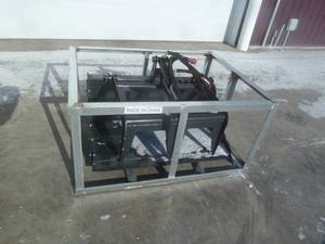 lot 33 image: Mini Skid Steer Grapple Bucket 44