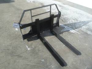 lot 47 image: Landhoner Mini Pallet Forks