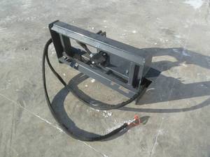 lot 16 image: Landhoner Skid Steer PTO Adapter