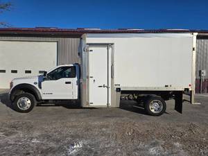 2021 Ford F-550 Super Duty 4WD Box Truck