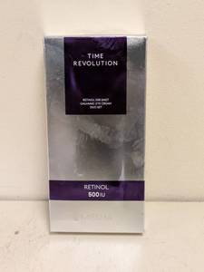 lot 38 image: TIME REVOLUTION RETINOL 500IU