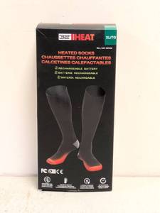 lot 126 image: 32 DEGREE HEATED SOCKS XL