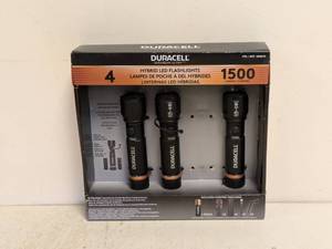 lot 103 image: DURACELL HYBRID 1500 LUMENS LED FLASHLIGHTS 3PK