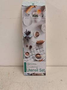 lot 111 image: SILICONE COOKING UTENSIL SET