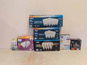 lot 202 image: ASSORTED LIGHTBULBS