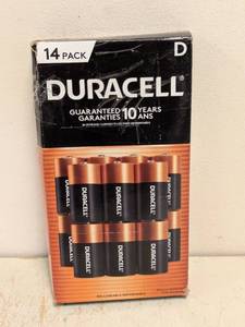 lot 221 image: NEW DURACELL D BATTERIES 14PK